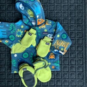 Patagonia Blue and Green Baby Fleece Set 18 Months Synchilla